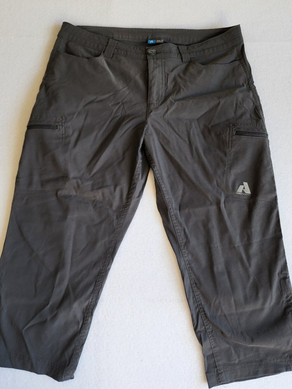 Eddie Bauer First Ascent Women's Gray Hiking Cargo Capri Pants Size 10